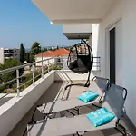 Karlo Apartment *