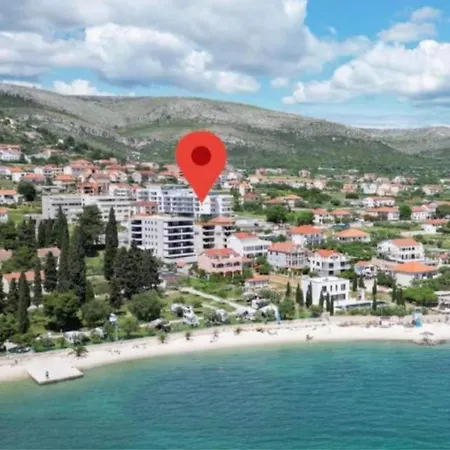 Karlo Διαμέρισμα Τρογκίρ